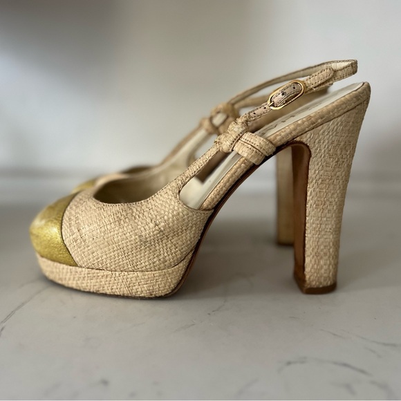 Chanel Gold Toe Interlocking C Raffia Sling Back Pumps Size 38 US Sz 8 - Picture 2 of 6
